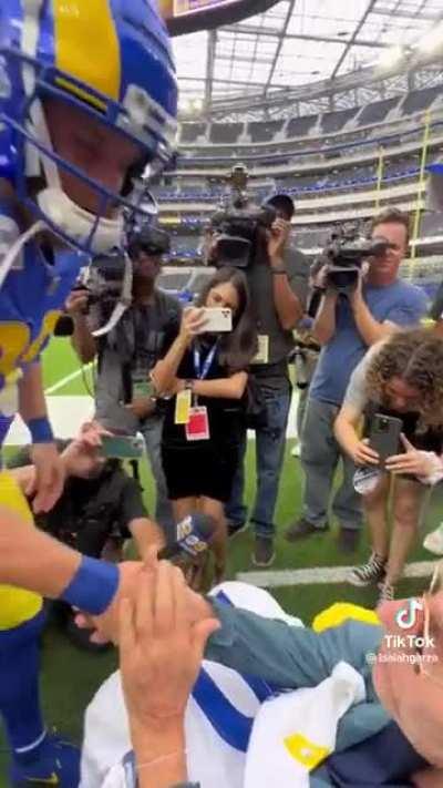 Giga chad gives old man the best day of his life