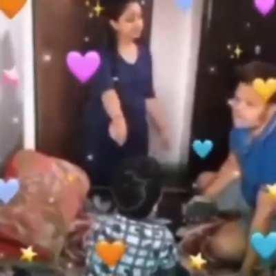 Mai game khel rha tha