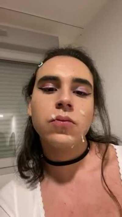 Being a cumslut feels so right