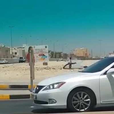 Don't be stupid trying to wrangle out-of-control water hose!