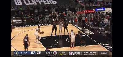 [Highlight] Joe Ingles trying to talk to Paul George at the free throw line