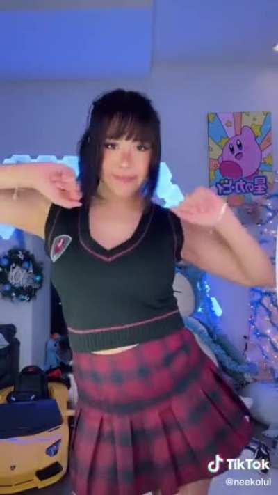 New Neeko TikTok via her neekolul account! And damn she looks so good🥺🥺
