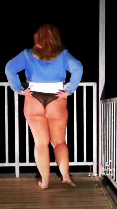 A night in the country just doing tiks on the dock ❤️