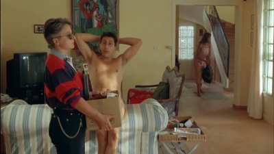 Victoria Abril & Alain Chabat - Gazon Maudit (FR1995) (1m18s) - La séquence d'obstructions est semi-parfaite dans cette comédie grand public