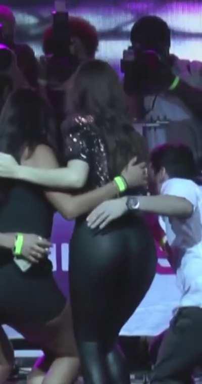 Hailee Steinfeld's ass has me throbbing