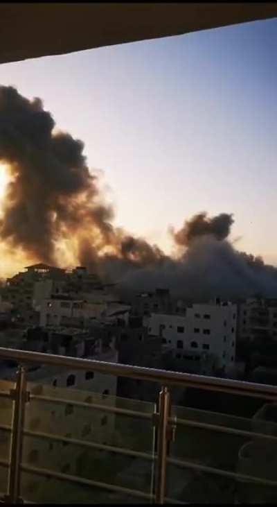 Air strike in vicinity of Al-Quds Hospital
