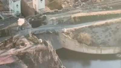 The Russians decided to hide a tank near the Kakhovka HPP. Using an FPV drone, the funds for which were collected by the Ukrainians, the special forces found the tank in a tunnel. Incredible precision and skills of a pilot. A recording was done by a Mavik