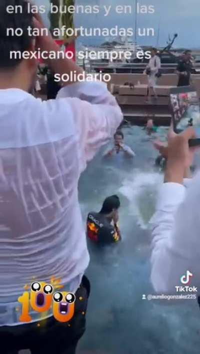 Mexicanos siendo mexicanos , y los chairines sufriendo porque ningún chile les enbona