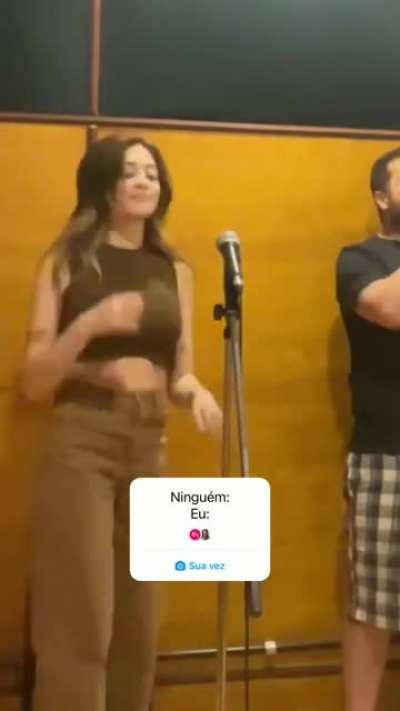 coloquei o video na velocidade normal, ela ta sem sutiã, se tivesse com mais qualidade dava pra editar pra aparecer os bico dos peito😪