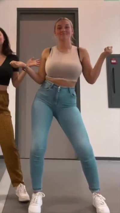 Bouncing... and bouncing... and bouncing (@loyhamelinck)