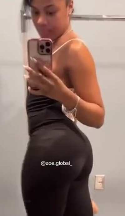 Zoey fine asf😮‍💨