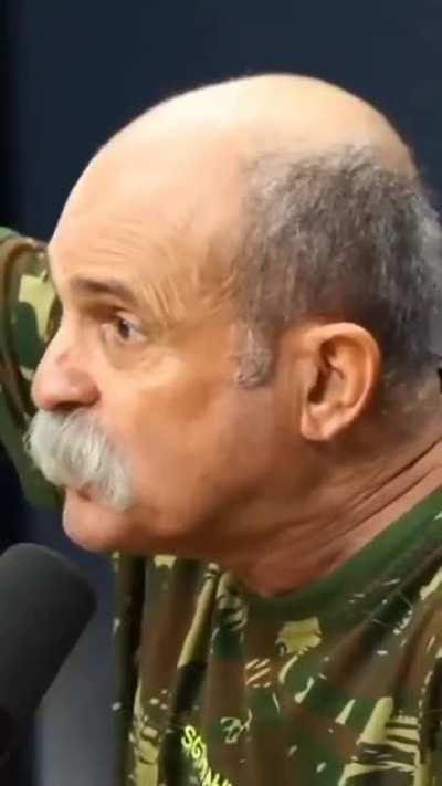 Sargento parabeniza choque por ter assassinado uma criança. 