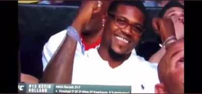 Dricus Du Plessis walkout against Adesanya.