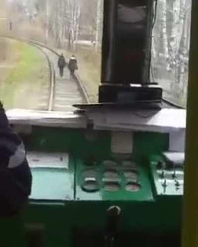 Cuidado por onde andam 🙃 (calma adm ninguém morr3u ou se f3riu, assista o vídeo completo antes de me banir plz)