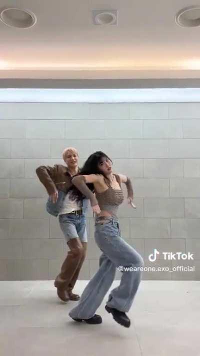 230318 EXO TikTok Update - Dancing king & queen Rovers 🐻🍑 (Momo and Kai)