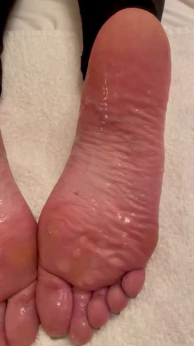 The aftermath of a cum shower!! Taking applications for cleaning services 😉💦💦💦