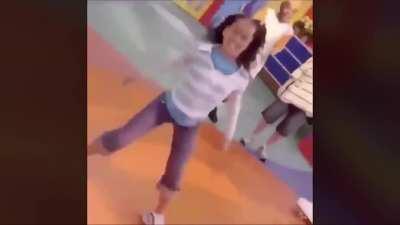 Calentamiento Global really gets the kids moving