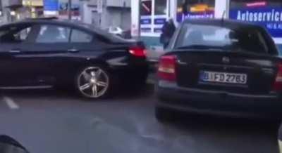 Gelin bakın Berlin gerizekâlılarına