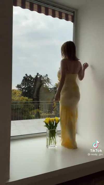 Romanian girl in Italy