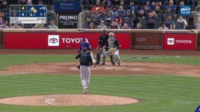 [Highlight] Escobar walks off the Marlins in the 10th to go a game up on the Braves!