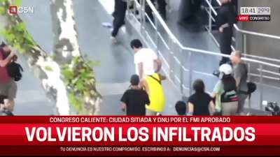 Golpearon a otra persona acusada de ser infiltrada