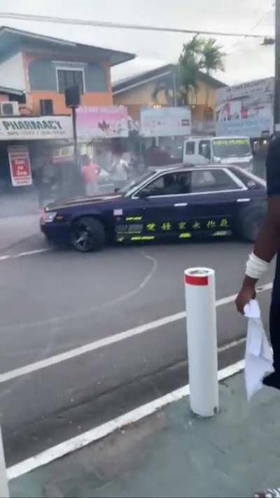 C33 Laurel getting down