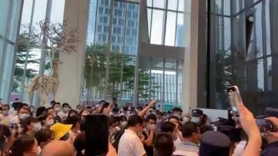 Chinese property giant Evergrande conceded it is under “tremendous pressure”, a day after insisting it will avoid a bankruptcy. They are now sinking under a mountain of liabilities totaling more than $300 billion after years of borrowing to fund rapid gro