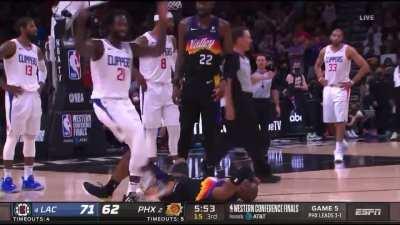 [Highlight] Patrick Beverley commits a foul on Chris Paul and mocks CP3 while he is in pain