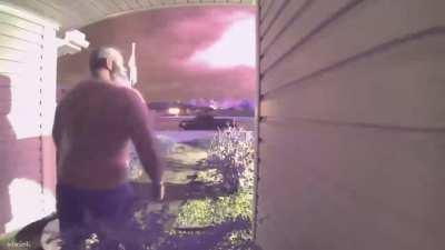 Citizens of the last city watching us fly into the traveller be like: