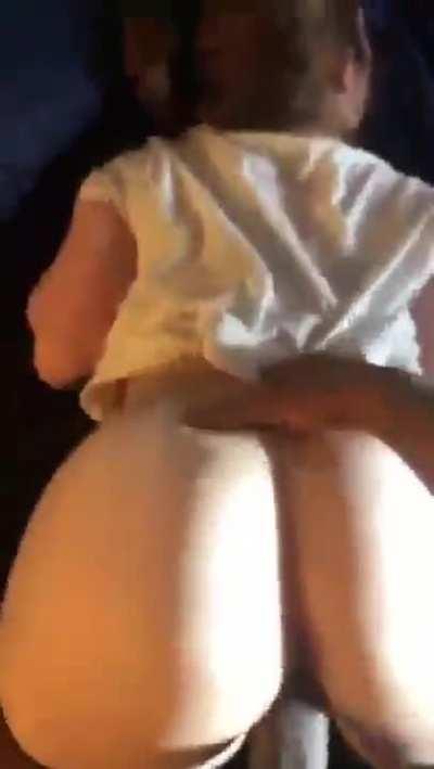 “Baby i’m not going to be able to pick up the kids from school. I’m super busy at work. Can you do it for me? Thanks! Love you!”