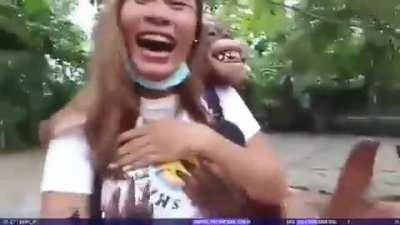 Re yo amiga. Literalmente el usuario medio del chat😎