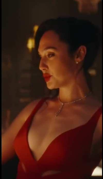 Happy 38th birthday to my favorite milf Gal Gadot