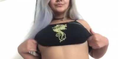 dropping my big tiddies out of this tiny top