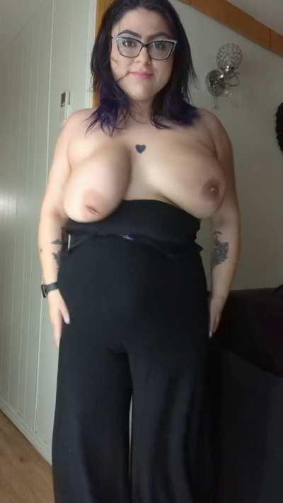 Is it obvious that I love when you all jack off to me? [OC][GIF]