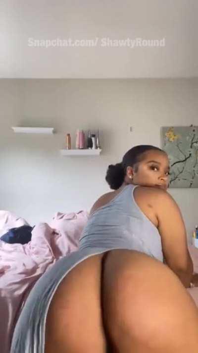 This Shit ridiculous 😩🤤