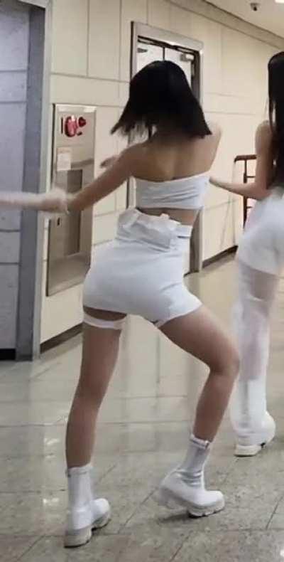 Chaewon of LE SSERAFIM