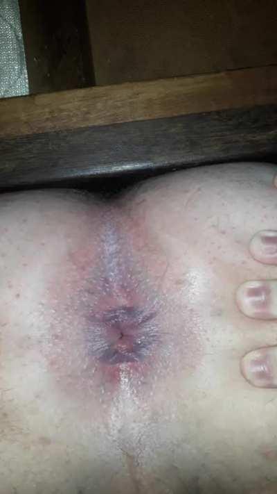 [18]Shaved my asshole so you can eat my farts