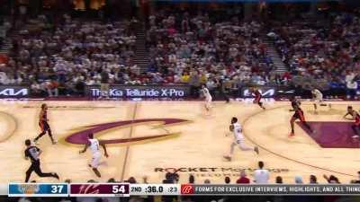 [Highlight] Danny Green nails the transition 3 to put the Cavs up 20