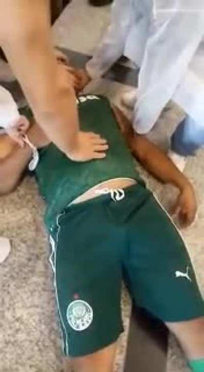 Melhor falar para o jogador no banco já começar a se aquecer