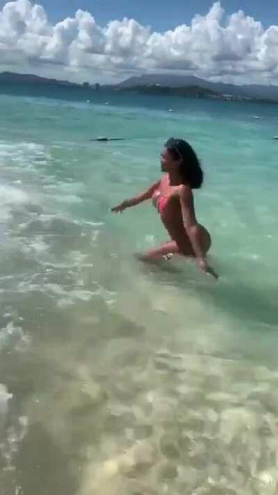 I think she had a nip slip 👀