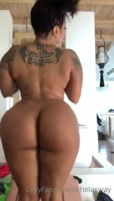 Massive Booty Clapping