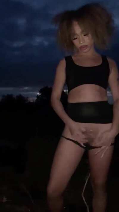 SexyFem Chick in public flashing smacking 😍😍😍