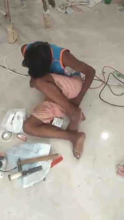 Avg bihari majdoor after getting 30 rupees extra dihadi