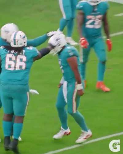 Tua was hyped lol 🐬