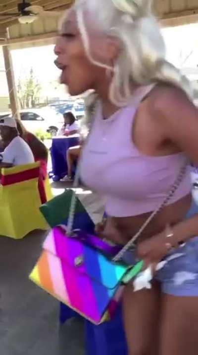 elmo throwing ass in the raq, he on the wrong damn street lmao