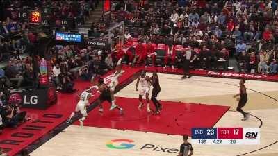 [Highlight] Mathurin gets the nasty chasedown block while Nembhard scores on the other end for a Pacers 9-0 run
