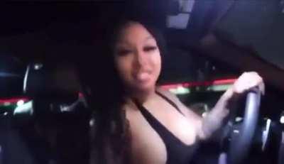 id suck on ari titties😩