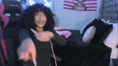 Imagine you pull up to her twitch stream to watch her play some games and she on there doing this 👀🍑