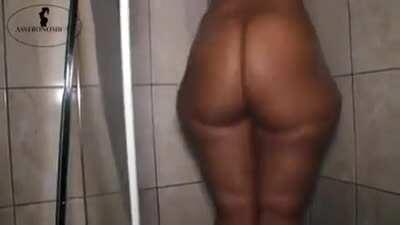 Clap that big ass bitch