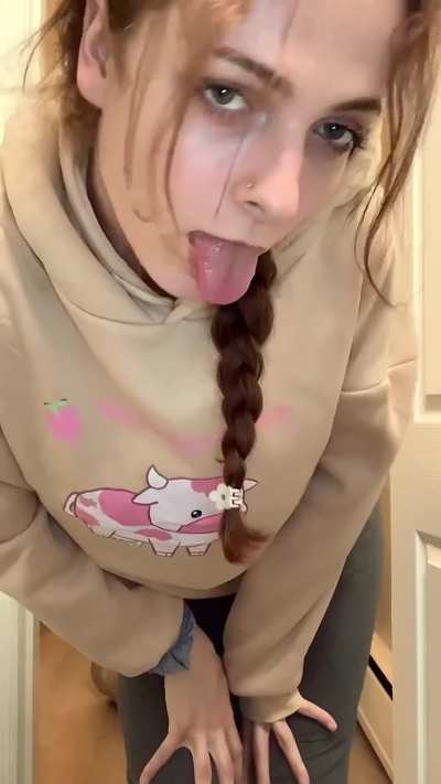 Tgirls love making dicks hard 🍑